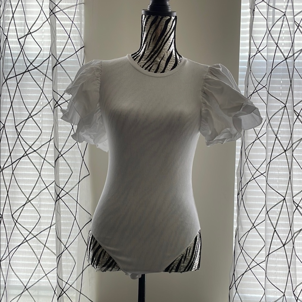 ZARA Elegant White Puff Sleeve Bodysuit Women’s M
